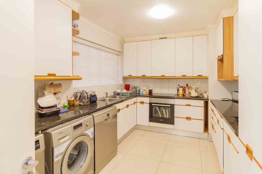 2 Bedroom Property for Sale in Sea Point Western Cape